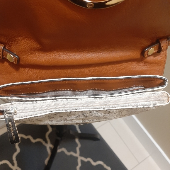 Michael kors crossbody Mk crossbody - Picture 3 of 16